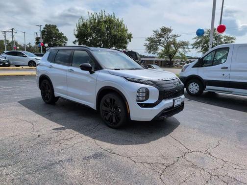 Diamond White 2026 Mitsubishi Outlander Black Edition S-AWC