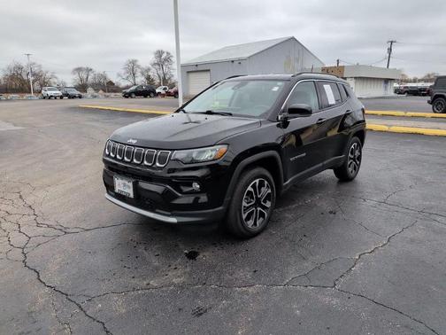 Diamond Black Crystal Pearlcoat 2022 Jeep Compass Limited