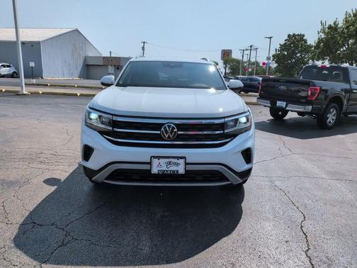 Pure White 2022 Volkswagen Atlas Cross Sport 2.0T SEL