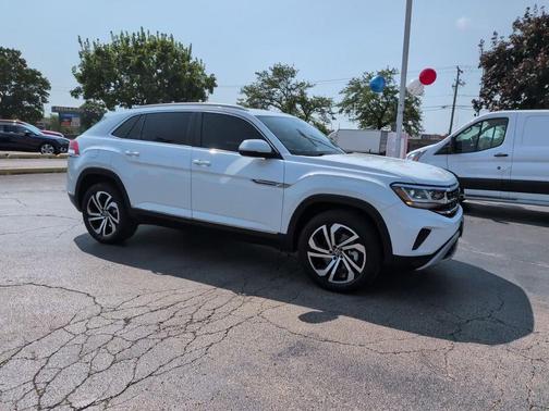 Pure White 2022 Volkswagen Atlas Cross Sport 2.0T SEL