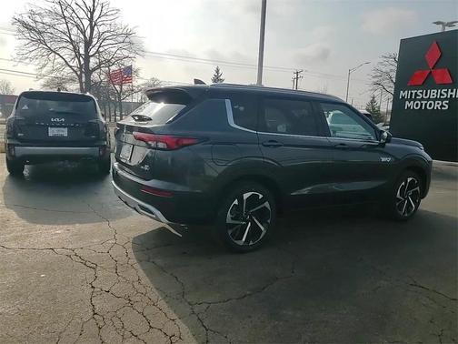 2025 Mitsubishi Outlander PHEV SEL