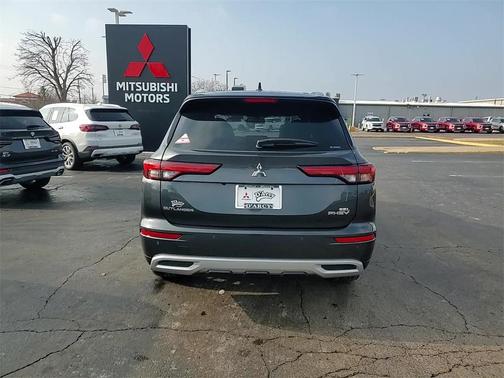 2025 Mitsubishi Outlander PHEV SEL