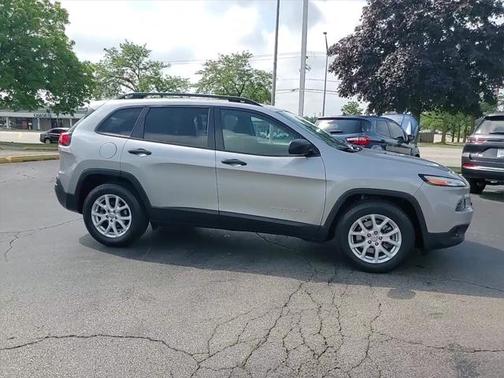 2016 Jeep Cherokee Sport