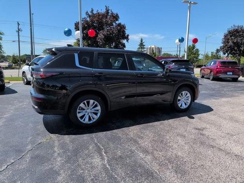Black Pearl 2026 Mitsubishi Outlander ES S-AWC