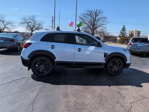 Diamond White 2026 Mitsubishi Outlander Sport 2.0 LE