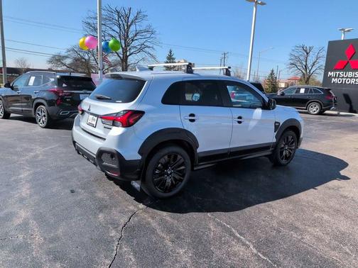 Diamond White 2026 Mitsubishi Outlander Sport 2.0 LE