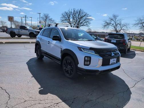 Diamond White 2026 Mitsubishi Outlander Sport 2.0 LE