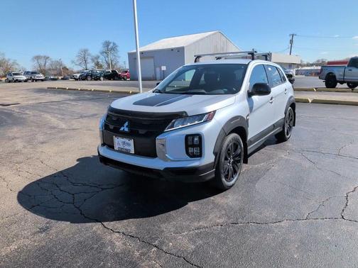 Diamond White 2026 Mitsubishi Outlander Sport 2.0 LE