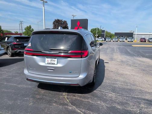 Billet Silver Metallic Clearcoat 2021 Chrysler Pacifica Hybrid Touring L