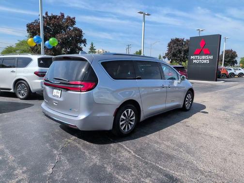 Billet Silver Metallic Clearcoat 2021 Chrysler Pacifica Hybrid Touring L
