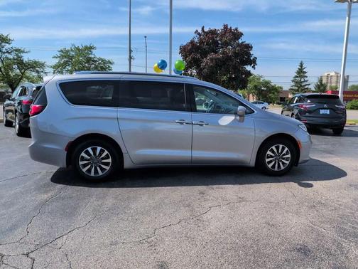 Billet Silver Metallic Clearcoat 2021 Chrysler Pacifica Hybrid Touring L