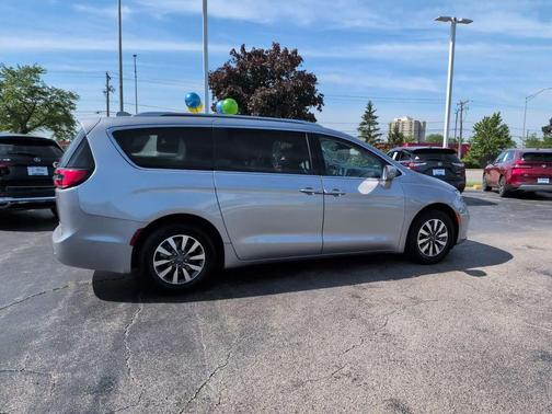 Billet Silver Metallic Clearcoat 2021 Chrysler Pacifica Hybrid Touring L