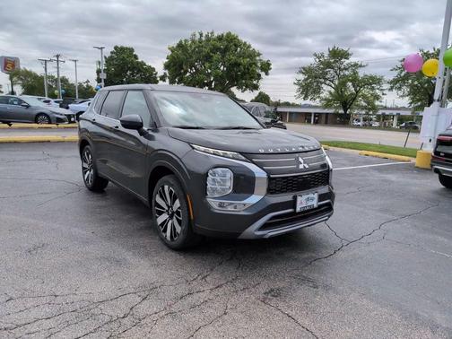 Graphite Gray 2026 Mitsubishi Outlander SE S-AWC