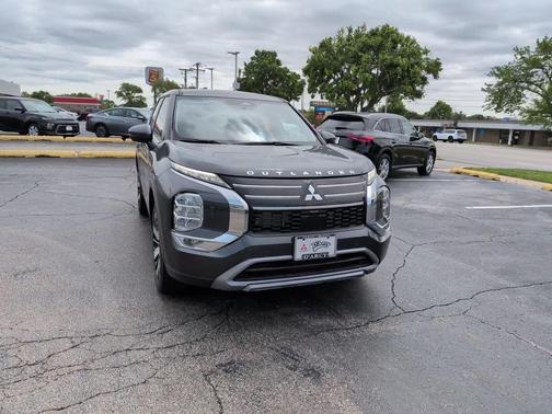 Graphite Gray 2026 Mitsubishi Outlander SE S-AWC