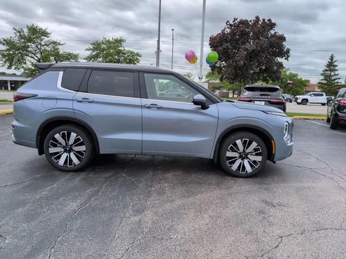 Moonstone 2026 Mitsubishi Outlander SEL