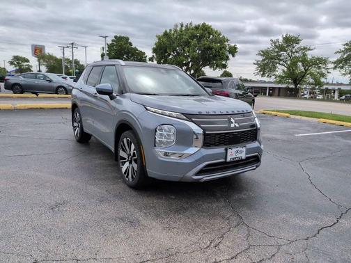 Moonstone 2026 Mitsubishi Outlander SEL