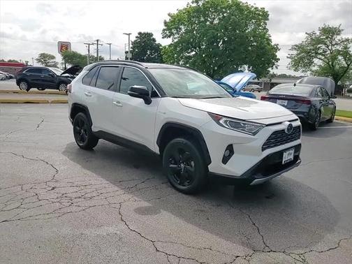 2019 Toyota RAV4 Hybrid SE