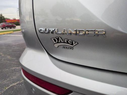 Alloy Silver Metallic 2026 Mitsubishi Outlander SEL S-AWC
