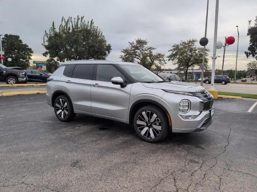 Alloy Silver Metallic 2026 Mitsubishi Outlander SEL S-AWC