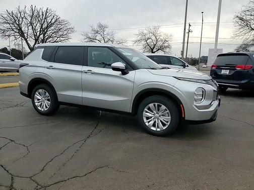 2026 Mitsubishi Outlander ES 2.5 S-AWC