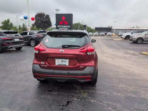 Cayenne Red 2020 Nissan Kicks SR