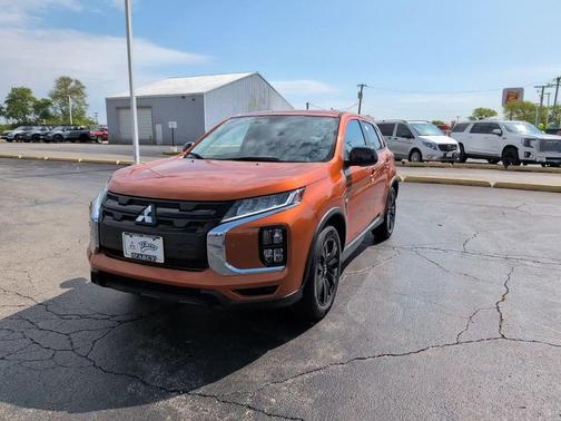 Sunshine Orange Metallic 2026 Mitsubishi Outlander Sport 2.0 LE