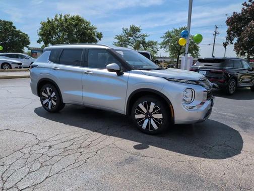 Alloy Silver Metallic 2026 Mitsubishi Outlander SEL S-AWC