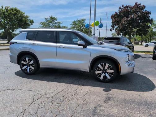 Alloy Silver Metallic 2026 Mitsubishi Outlander SEL S-AWC
