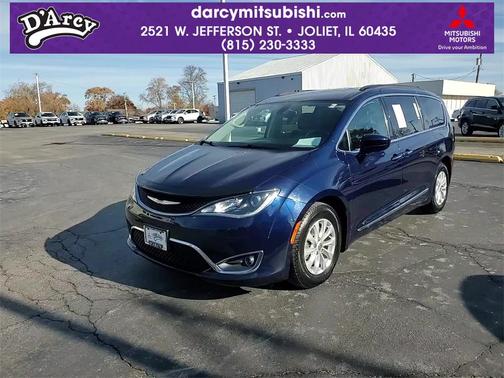 2017 Chrysler Pacifica Touring-L