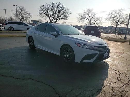 2022 Toyota Camry SE