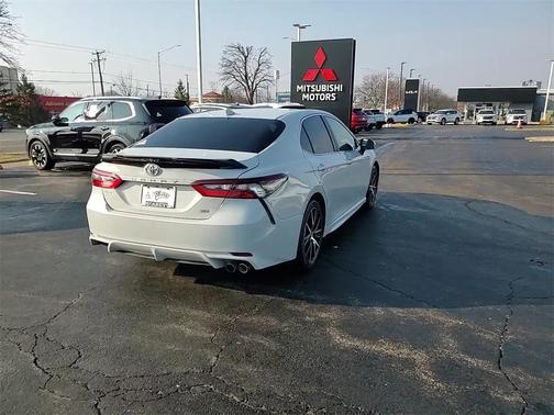 2022 Toyota Camry SE