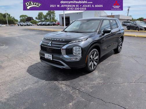 Graphite Gray 2026 Mitsubishi Outlander SE S-AWC