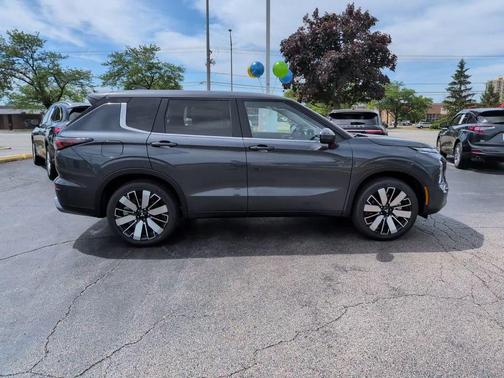 Graphite Gray 2026 Mitsubishi Outlander SE S-AWC