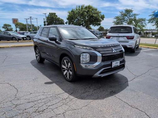 Graphite Gray 2026 Mitsubishi Outlander SE S-AWC