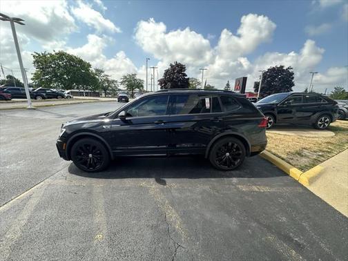 2021 Volkswagen Tiguan 2.0T SE R-Line Black 4MOTION