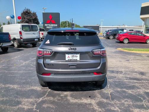 Granite Crystal Metallic Clearcoat 2019 Jeep Compass Latitude