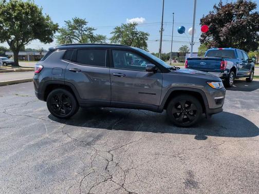 Granite Crystal Metallic Clearcoat 2019 Jeep Compass Latitude