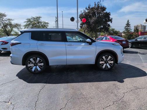 Diamond White 2026 Mitsubishi Outlander SEL S-AWC
