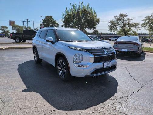 Diamond White 2026 Mitsubishi Outlander SEL S-AWC