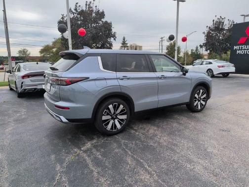 Moonstone 2026 Mitsubishi Outlander SE S-AWC