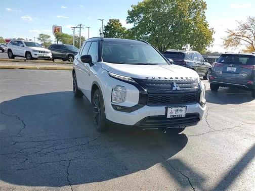 2025 Mitsubishi Outlander PHEV SEL