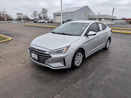2019 Hyundai ELANTRA SE