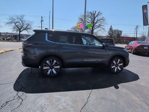 Graphite Gray 2026 Mitsubishi Outlander SE 2.5 S-AWC