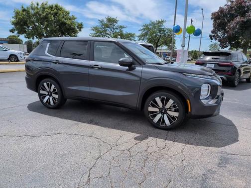 Graphite Gray 2026 Mitsubishi Outlander SE S-AWC
