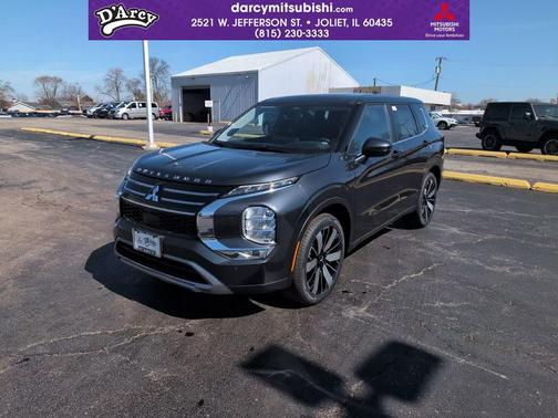 Graphite Gray 2026 Mitsubishi Outlander SE 2.5 S-AWC