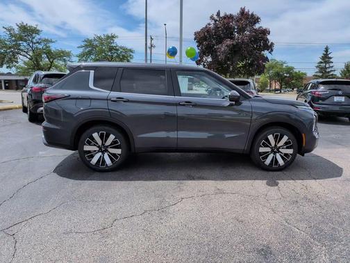 Graphite Gray 2026 Mitsubishi Outlander SE S-AWC