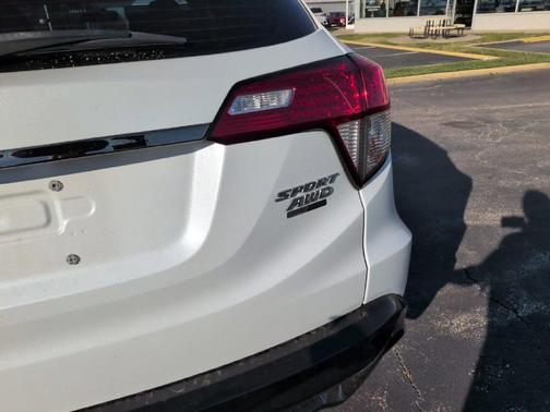 Platinum White Pearl 2019 Honda HR-V Sport
