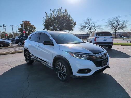 Platinum White Pearl 2019 Honda HR-V Sport