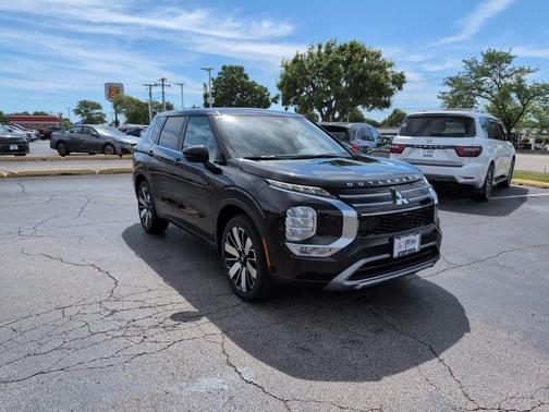 Black Diamond 2026 Mitsubishi Outlander SE S-AWC