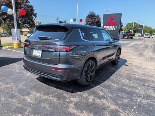 Graphite Gray 2026 Mitsubishi Outlander LE S-AWC